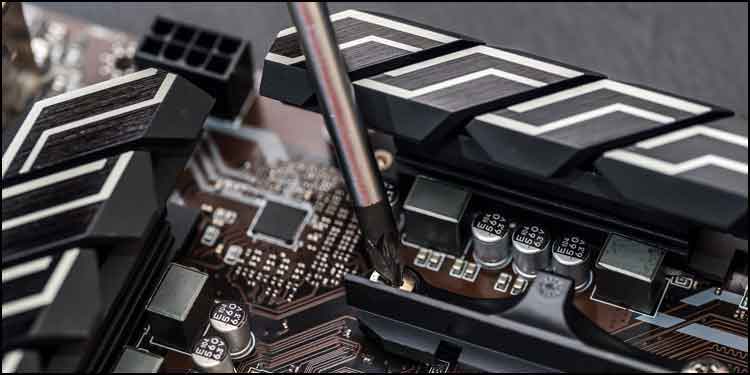 controleer schroeven op moederbord