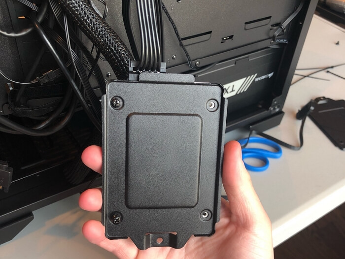 Sluit SATA SSD aan op computer